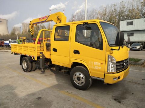 點擊查看詳細信息<br>標題：凱馬雙排隨車吊 閱讀次數(shù)：2264